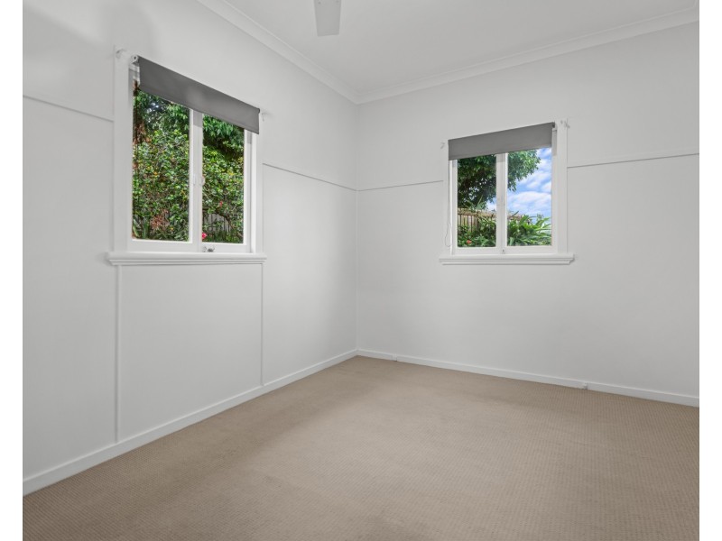 68 Railway Parade, Norman Park QLD 4170