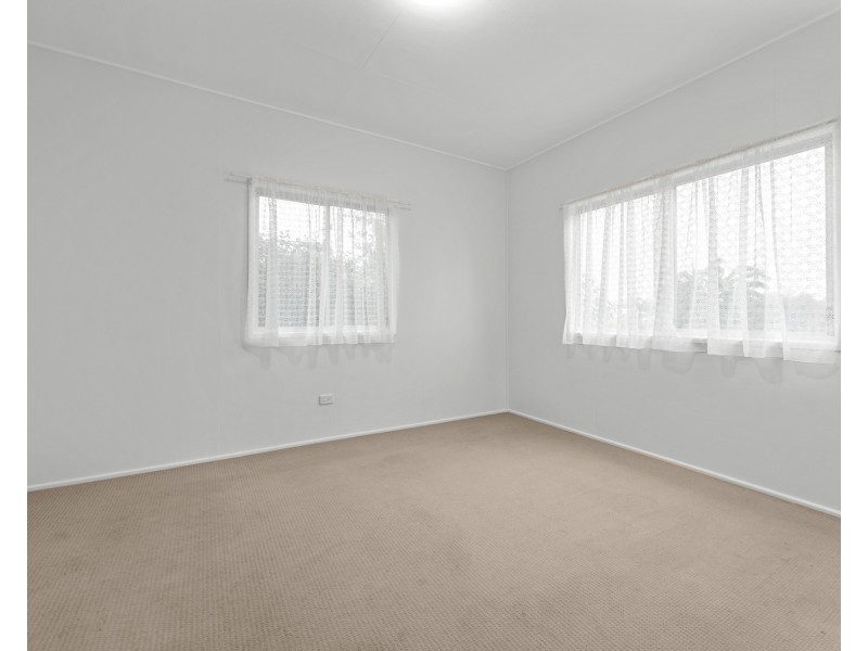 68 Railway Parade, Norman Park QLD 4170