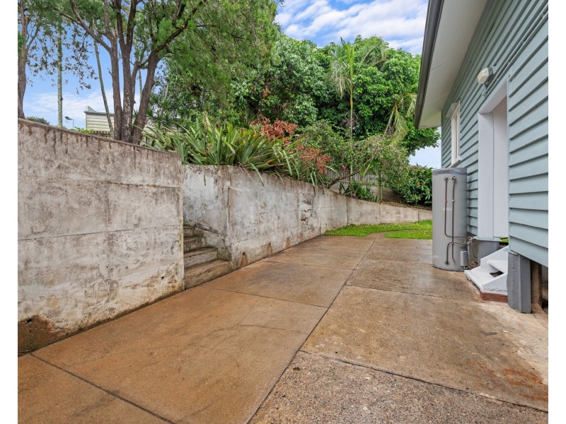 68 Railway Parade, Norman Park QLD 4170
