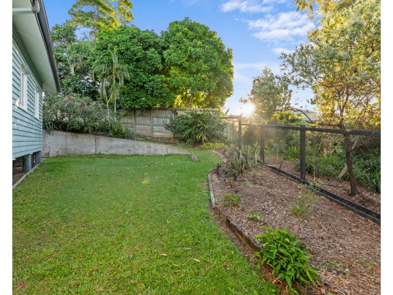 68 Railway Parade, Norman Park QLD 4170