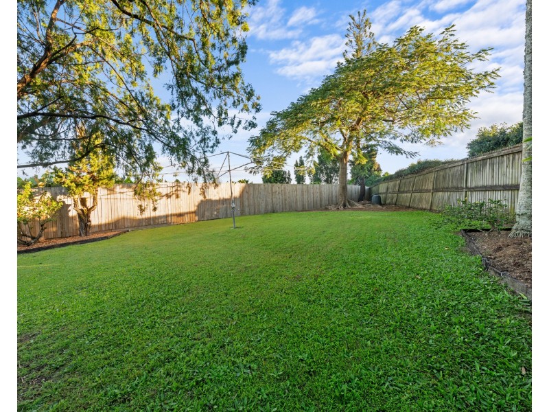 68 Railway Parade, Norman Park QLD 4170