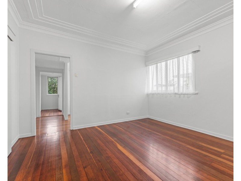 68 Railway Parade, Norman Park QLD 4170