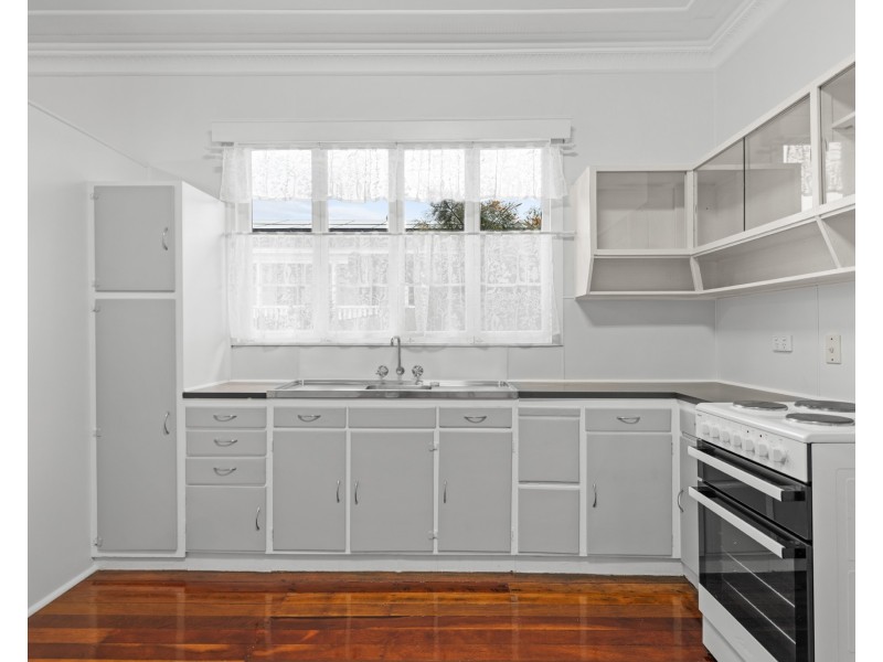 68 Railway Parade, Norman Park QLD 4170