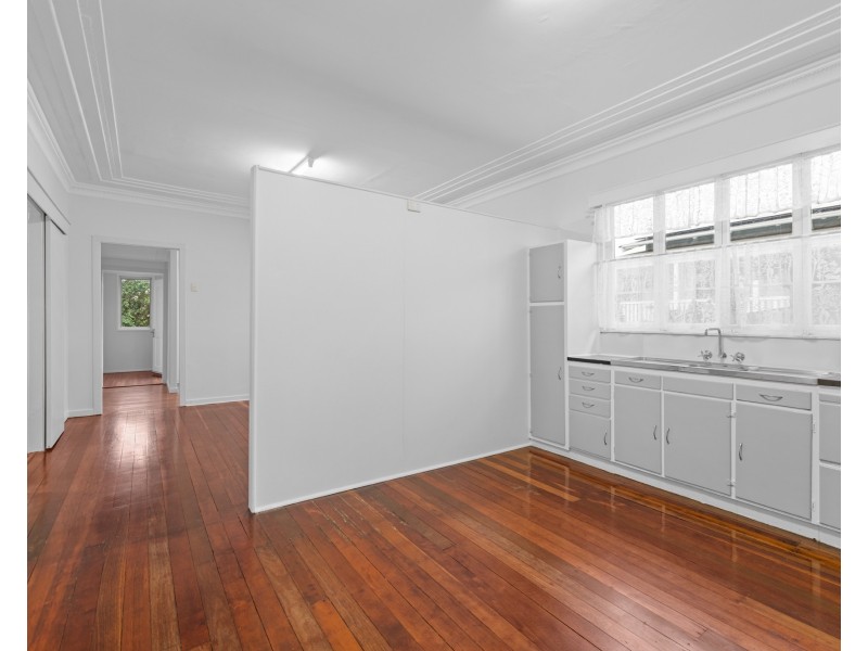 68 Railway Parade, Norman Park QLD 4170