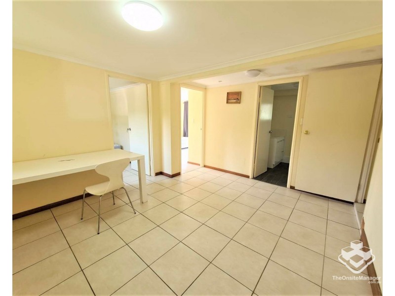9 Omeo Street, Macgregor QLD 4109