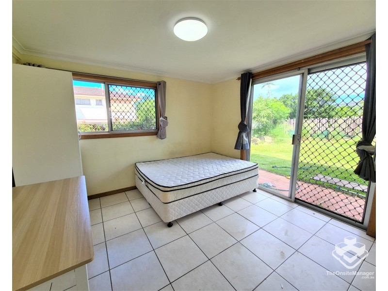 9 Omeo Street, Macgregor QLD 4109