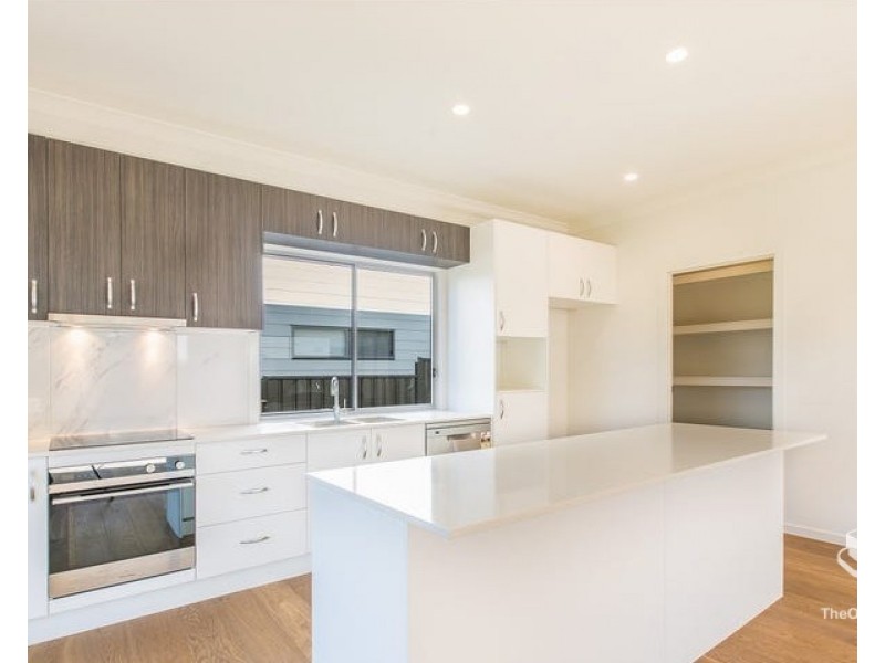 15 McCowan Street, Ashmore QLD 4214