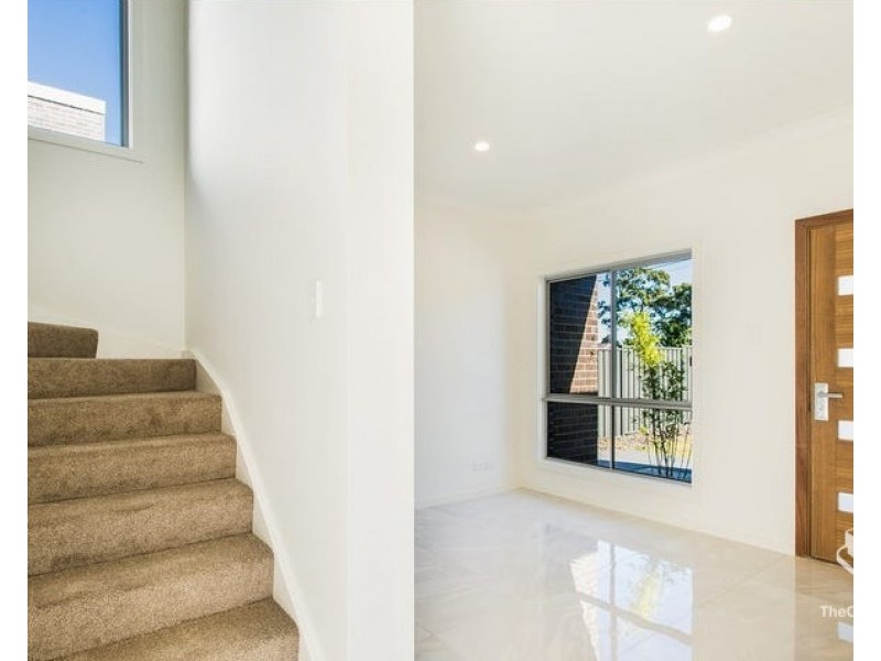 15 McCowan Street, Ashmore QLD 4214