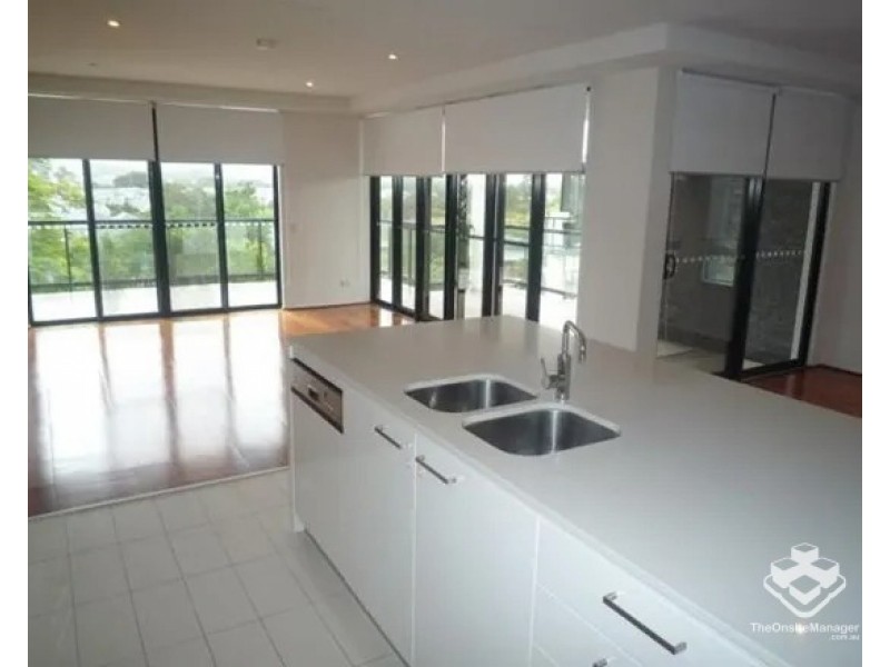 ID:21177705/305 Easthill Drive, Robina QLD 4226