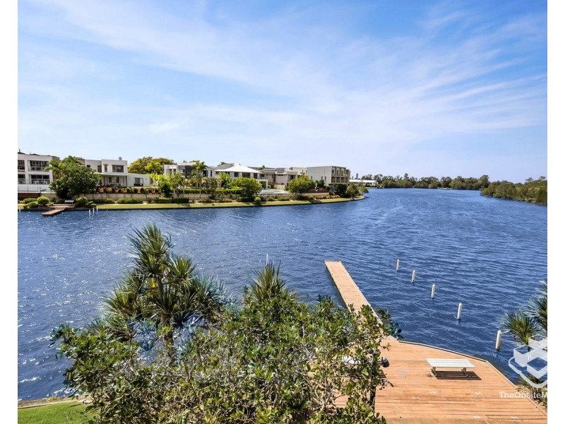18/5036 Emerald Island Drive, Carrara QLD 4211