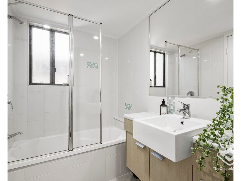 43/4 Grand Parade, Kawana Island QLD 4575
