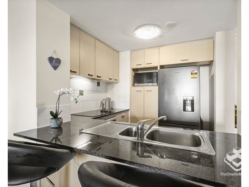 43/4 Grand Parade, Kawana Island QLD 4575