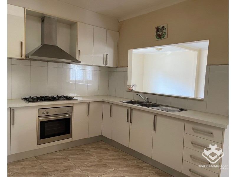 31 Manfred Avenue, St Albans VIC 3021