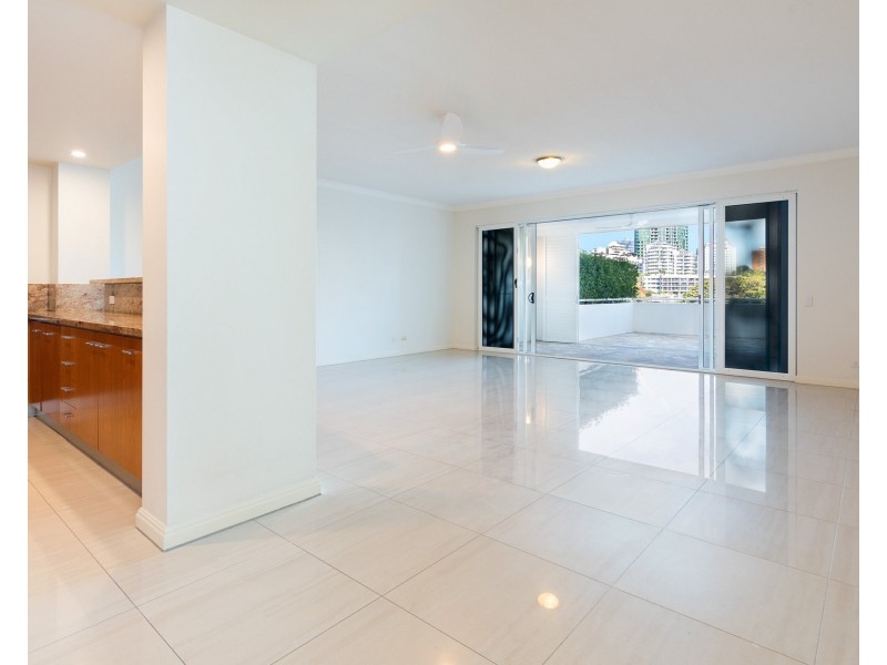 ID:21178119/6 Merthyr Road, New Farm QLD 4005