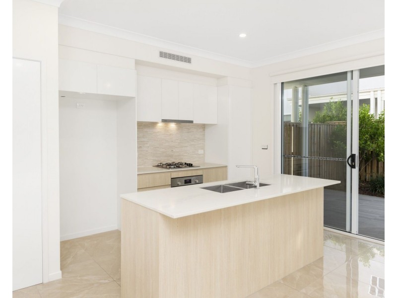 ID:21178164/6 Park Cove Boulevard, Hope Island QLD 4212