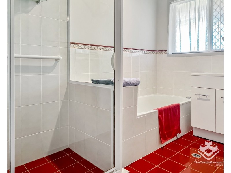 7 Harselaar Drive, Point Vernon QLD 4655