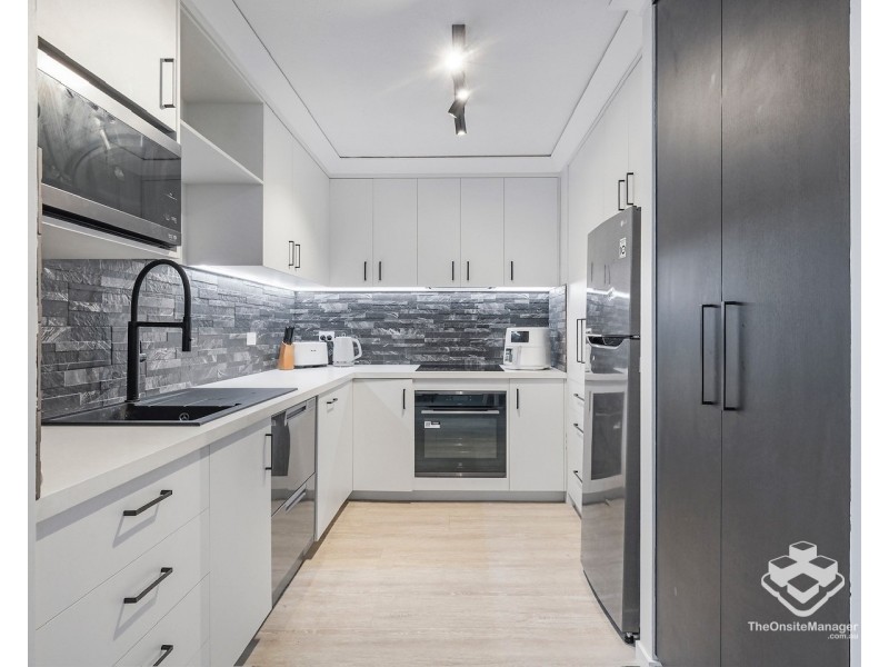 ID:21178254/50 Old Burleigh Road, Surfers Paradise QLD 4217