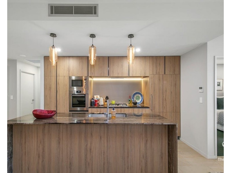 008/27 Commercial Road, Newstead QLD 4006