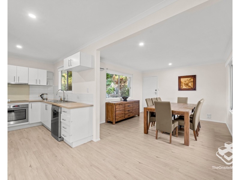 26 Rholanda Crescent, Springwood QLD 4127