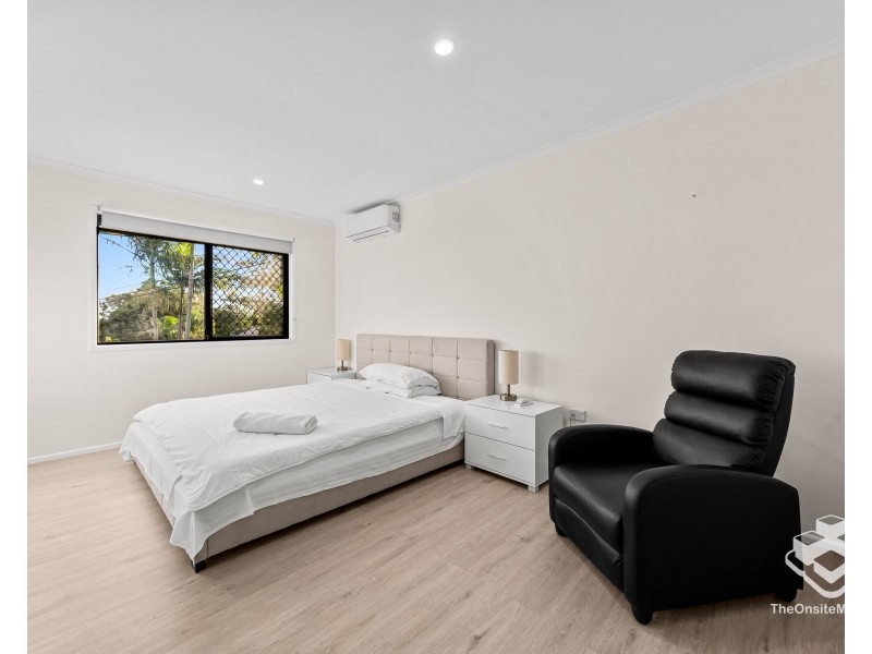 26 Rholanda Crescent, Springwood QLD 4127