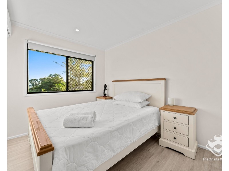 26 Rholanda Crescent, Springwood QLD 4127