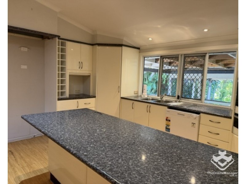 79 Chapel Road, Nikenbah QLD 4655