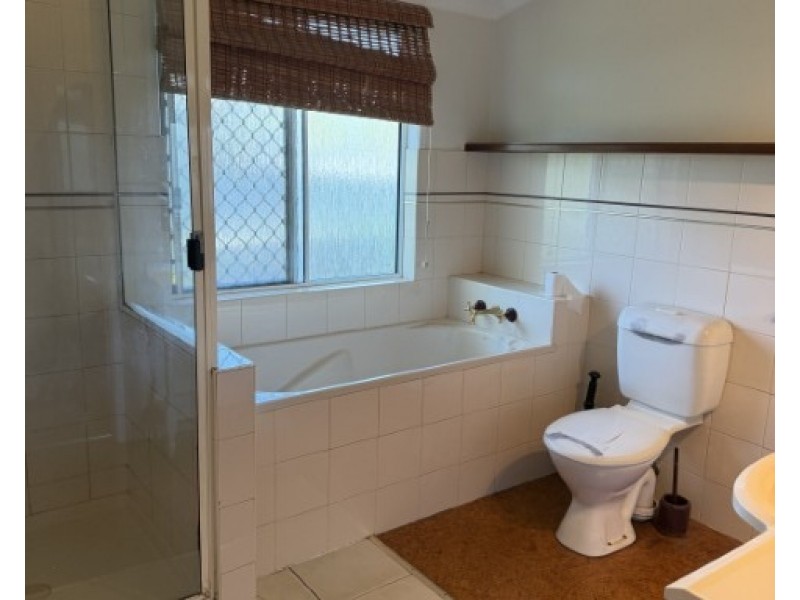 79 Chapel Road, Nikenbah QLD 4655