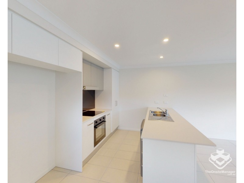3 Cliffdale Place, Spring Mountain QLD 4124