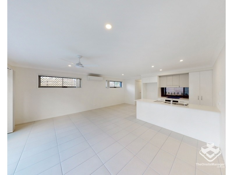 3 Cliffdale Place, Spring Mountain QLD 4124