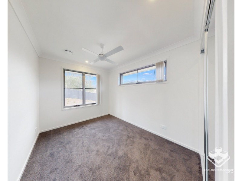 3 Cliffdale Place, Spring Mountain QLD 4124