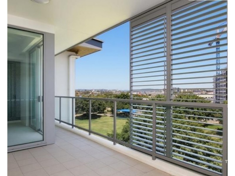 3503/126 Parkside Circuit, Hamilton QLD 4007