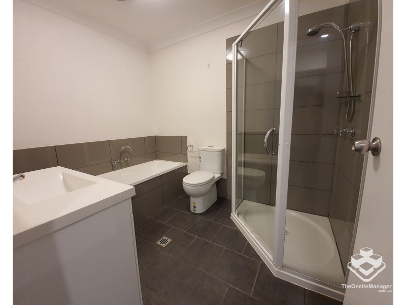 1068/6 Crestridge Crescent, Oxenford QLD 4210