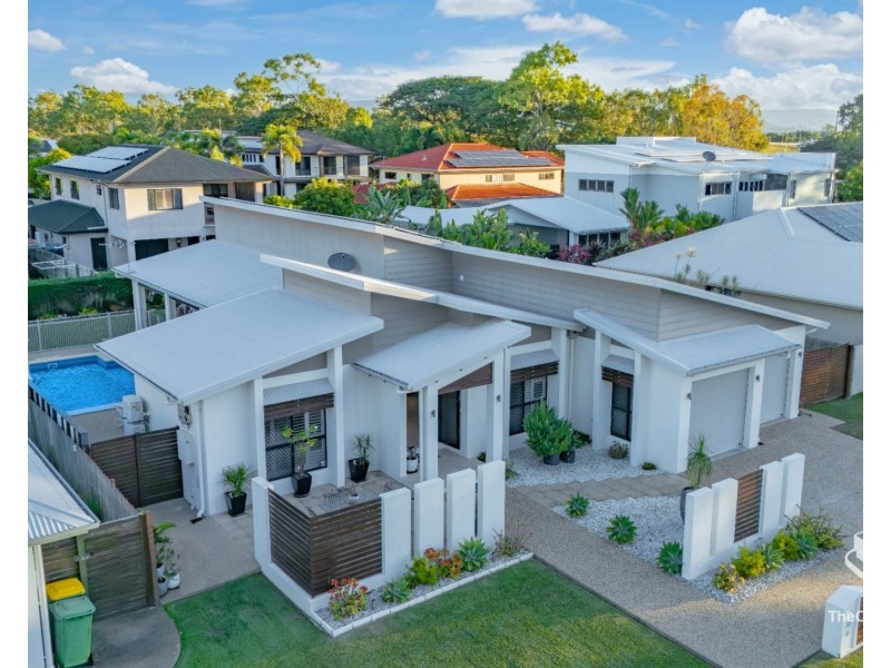 33 Sheerwater Parade, Douglas QLD 4814