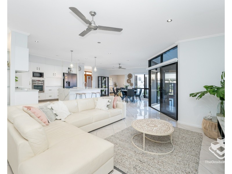 33 Sheerwater Parade, Douglas QLD 4814