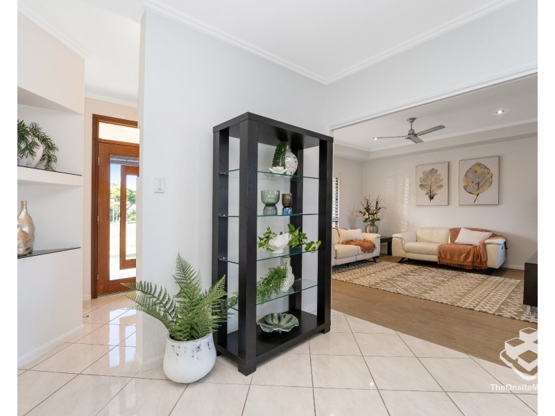 33 Sheerwater Parade, Douglas QLD 4814