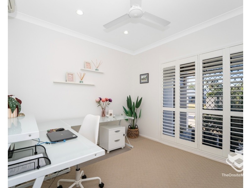 33 Sheerwater Parade, Douglas QLD 4814