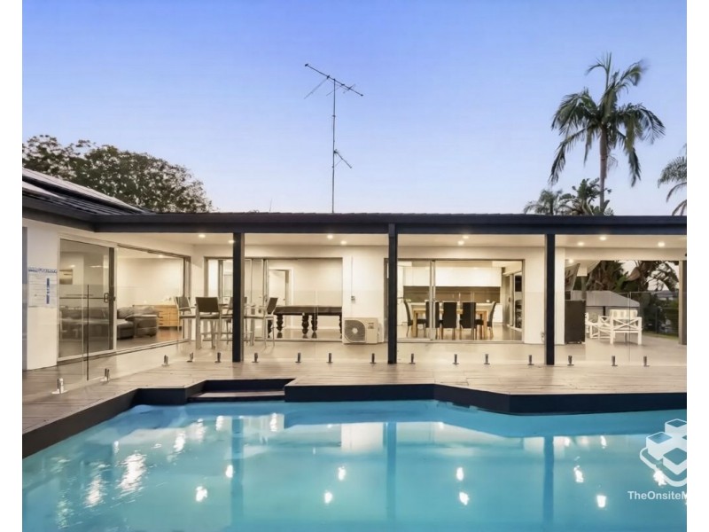 5 Goolagong Court, Broadbeach Waters QLD 4218