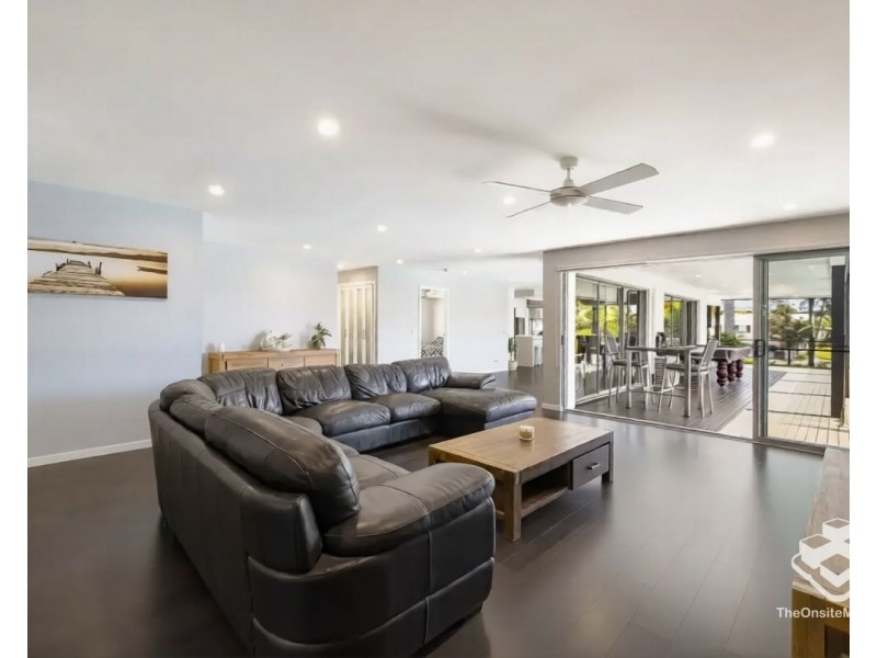 5 Goolagong Court, Broadbeach Waters QLD 4218