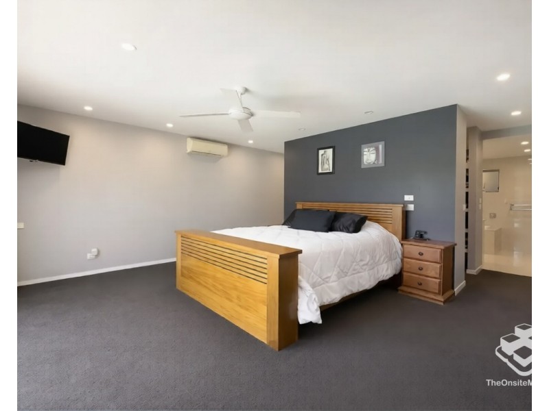 5 Goolagong Court, Broadbeach Waters QLD 4218