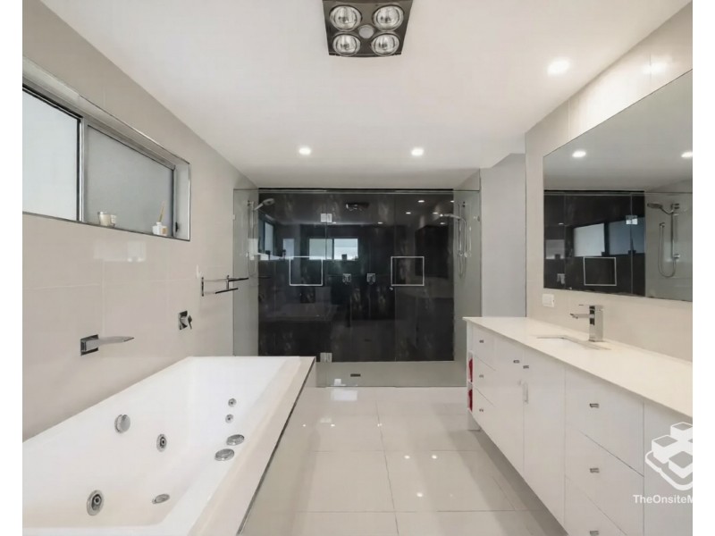 5 Goolagong Court, Broadbeach Waters QLD 4218