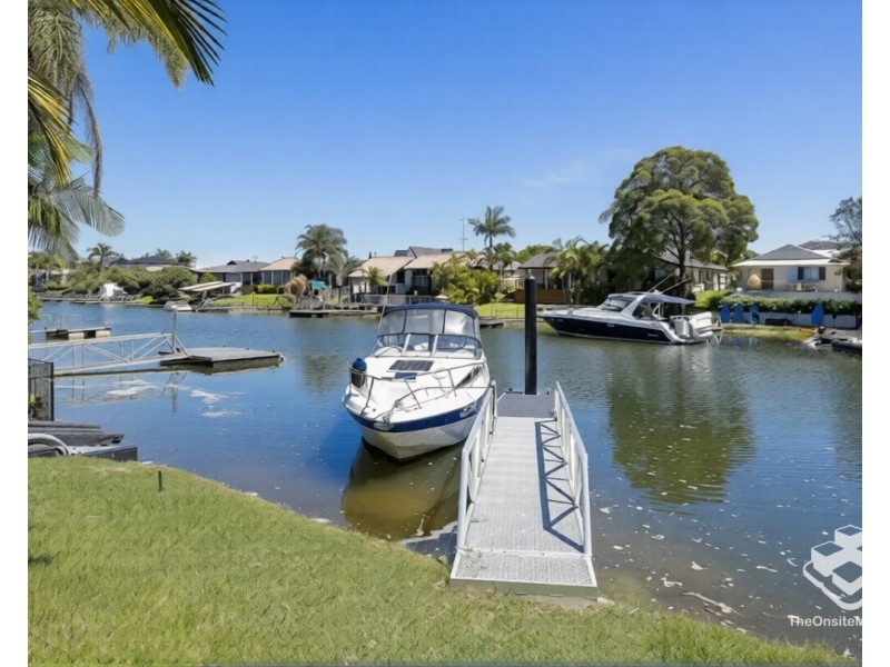5 Goolagong Court, Broadbeach Waters QLD 4218
