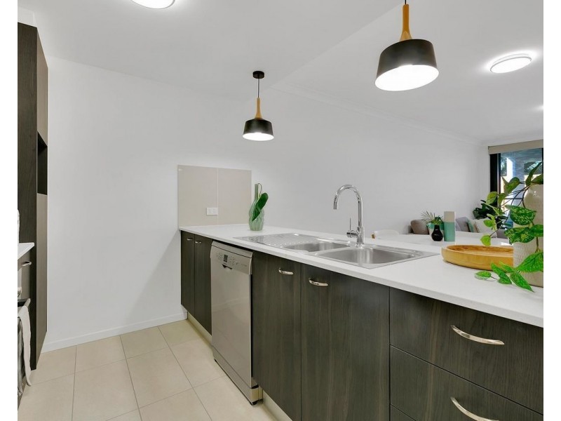 303/20 Grout Street, Macgregor QLD 4109