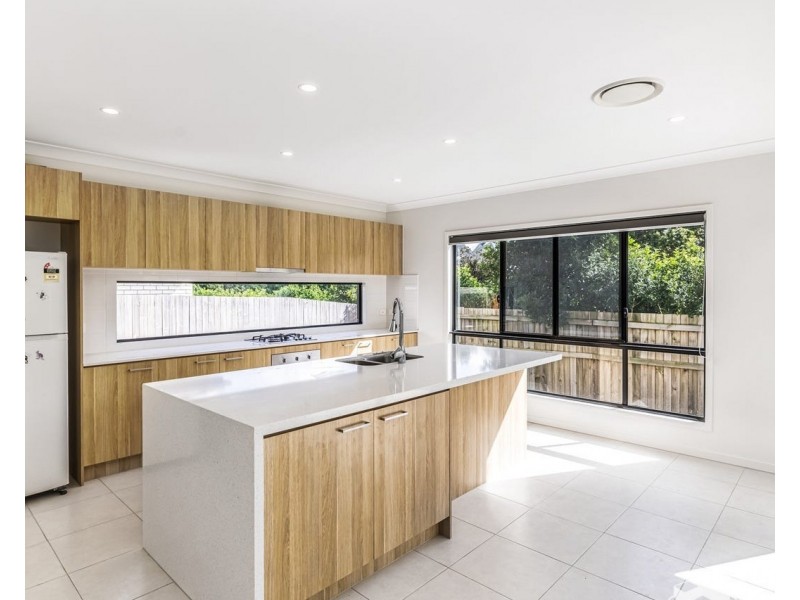 8 Bottlebrush Street, Rochedale QLD 4123