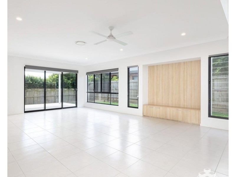8 Bottlebrush Street, Rochedale QLD 4123
