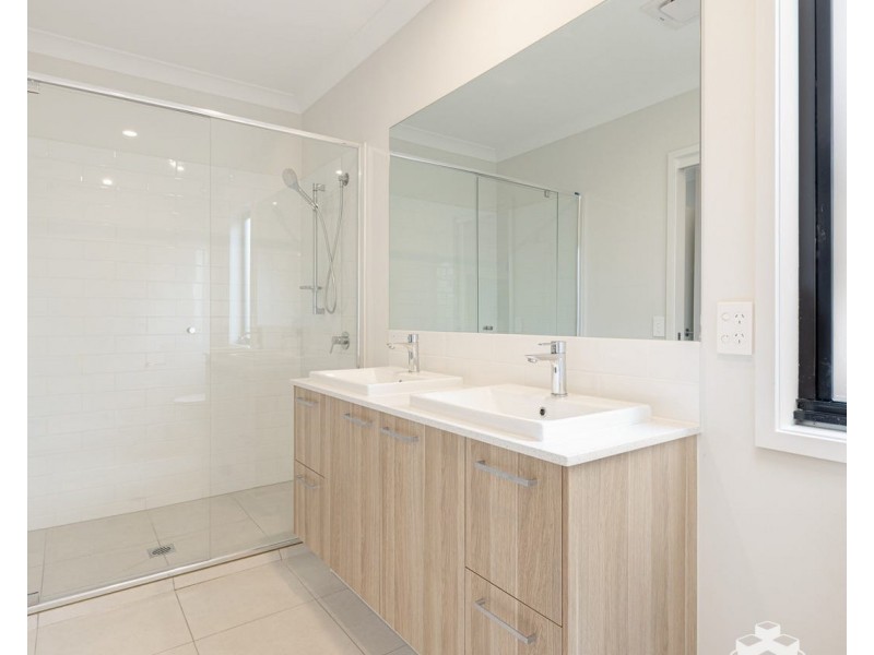 8 Bottlebrush Street, Rochedale QLD 4123