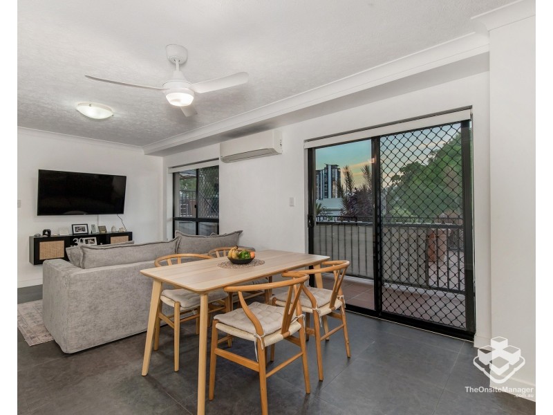 4/2 Johnston Street, Southport QLD 4215