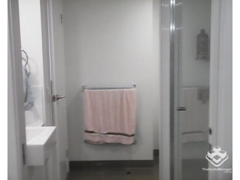ID:21179164/33 Lakefront Cres, Varsity Lakes QLD 4227