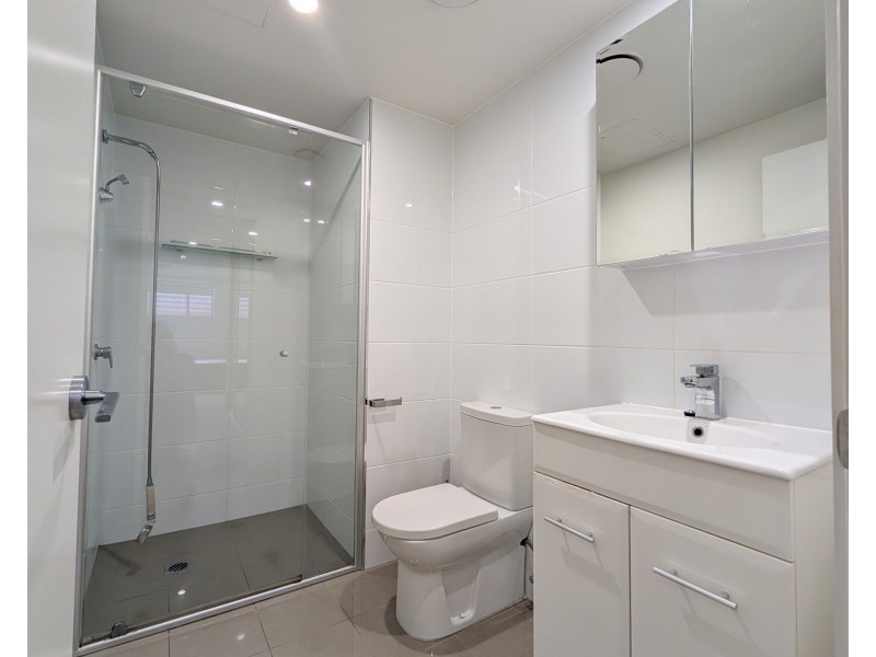 8/22 Lather Street, Southport QLD 4215