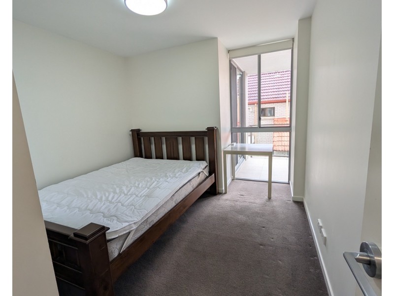 8/22 Lather Street, Southport QLD 4215