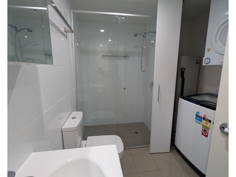 8/22 Lather Street, Southport QLD 4215